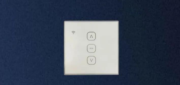消防聯(lián)動(dòng)電動(dòng)開(kāi)窗機(jī)制造公司高新投三江助火災(zāi)時(shí)迅速開(kāi)窗排出煙霧，提高逃生效率g